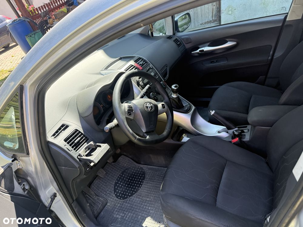 Toyota Auris - 5