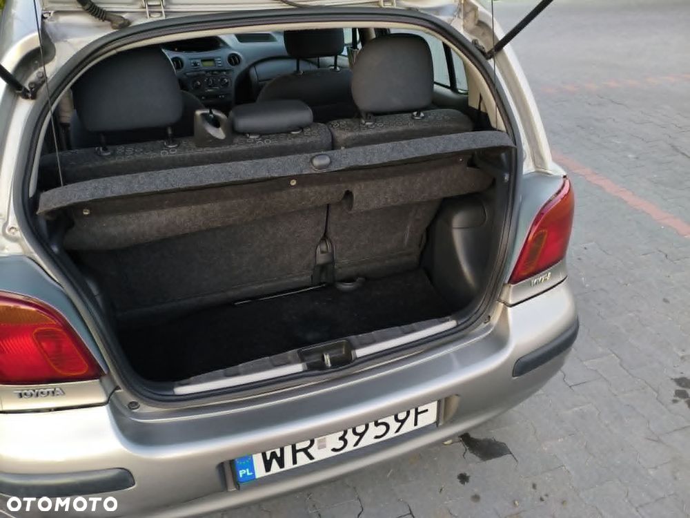 Toyota Yaris 1.0 Base - 12