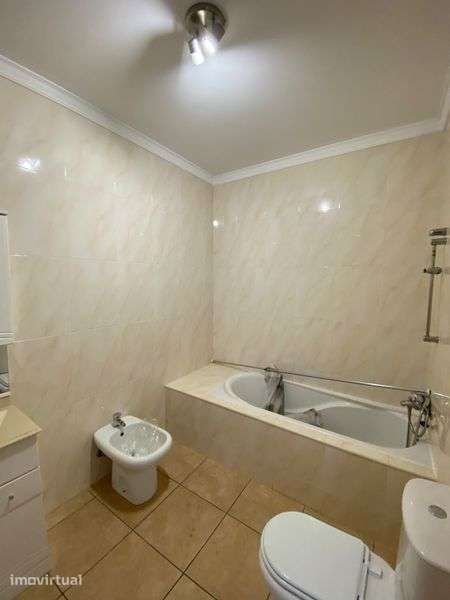 Apartamento T3 + 2 WC + 2 Varandas+ Cozinha e Eletrodomésticos novos - Grande imagem: 4/7