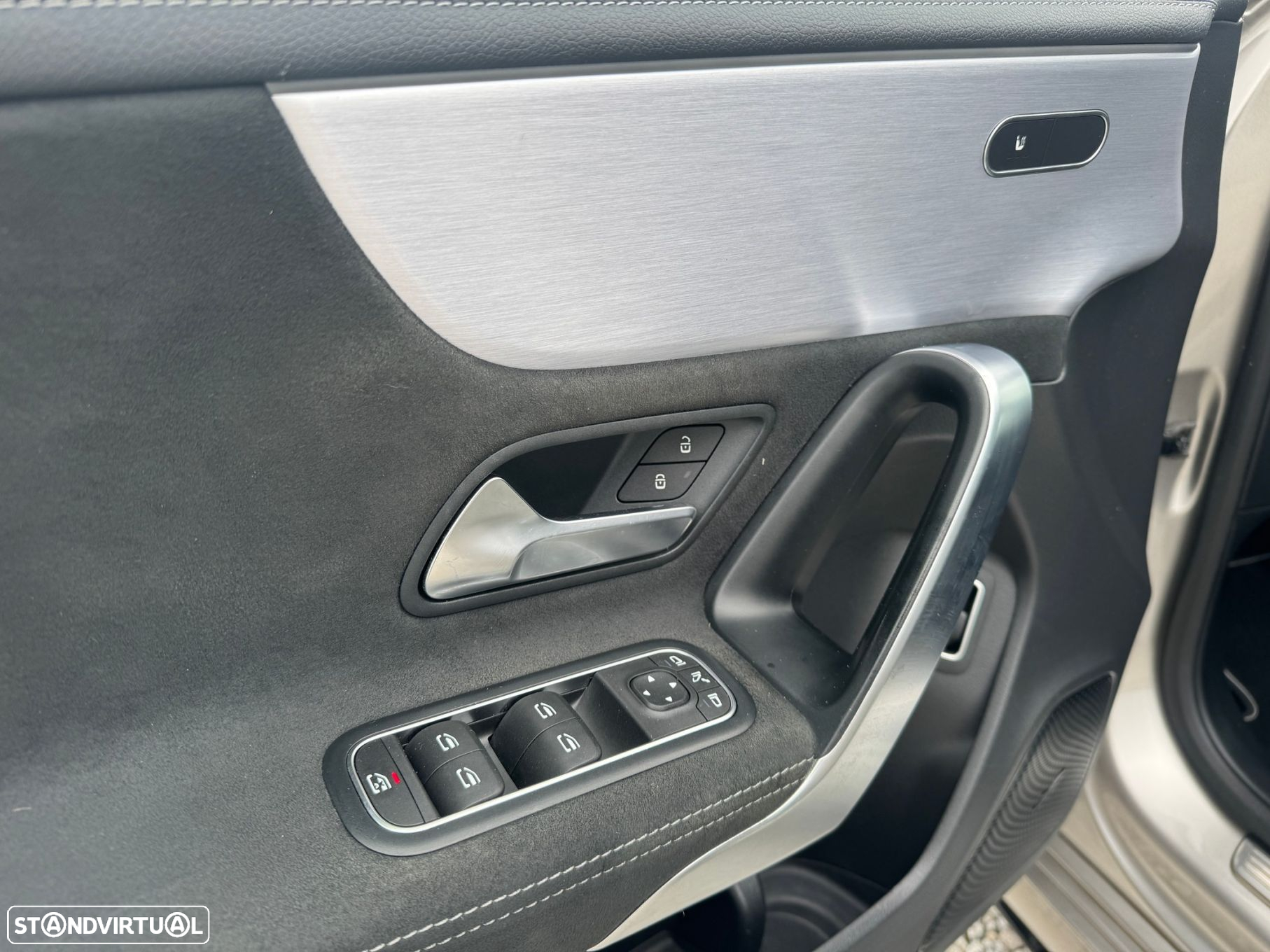 Mercedes-Benz A 250 e AMG Line - 16