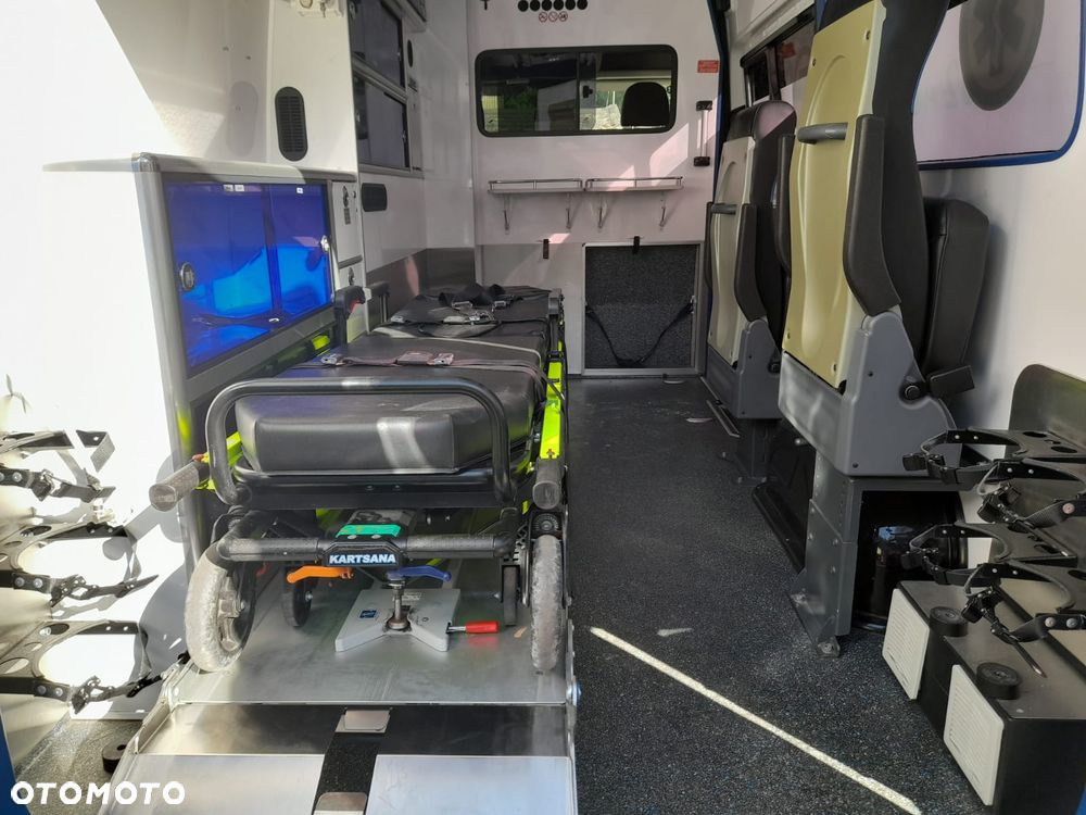 Volkswagen Crafter Karetka Ambulans Ambulance Sanitarny EN1789 - 11
