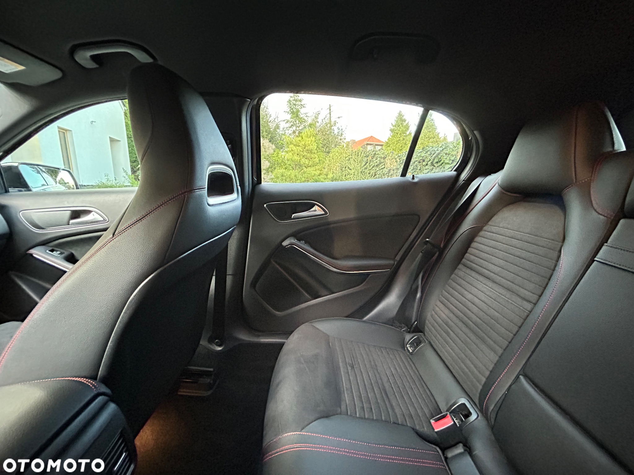 Mercedes-Benz GLA 200 7G-DCT AMG Line - 10