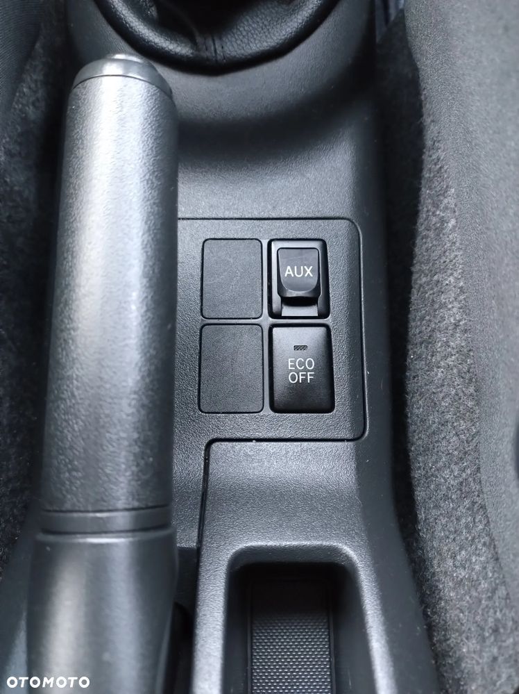 Toyota Yaris 1.33 Active - 26