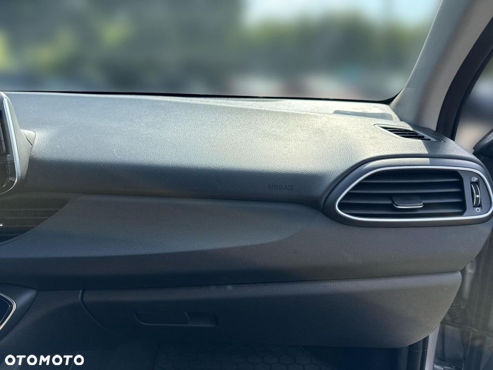 Hyundai i30 1.5 DPI Classic + - 33