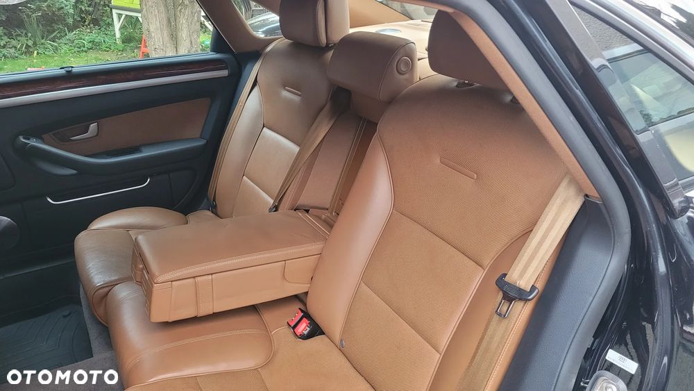 Audi A8 4.2 FSI L Quattro - 16