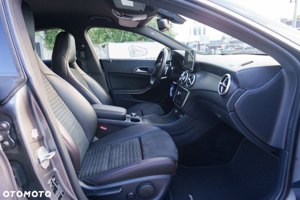 Mercedes-Benz CLA 180 7G-DCT AMG Line - 25