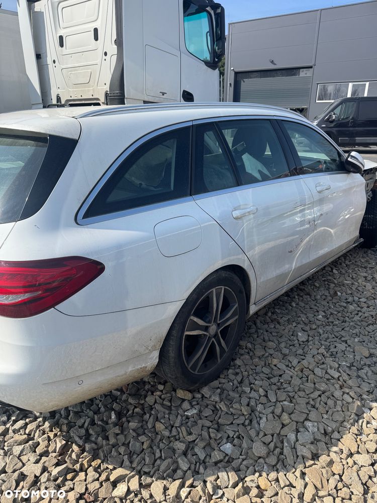 Mercedes-Benz Klasa C 180 9G-TRONIC Edition - 4