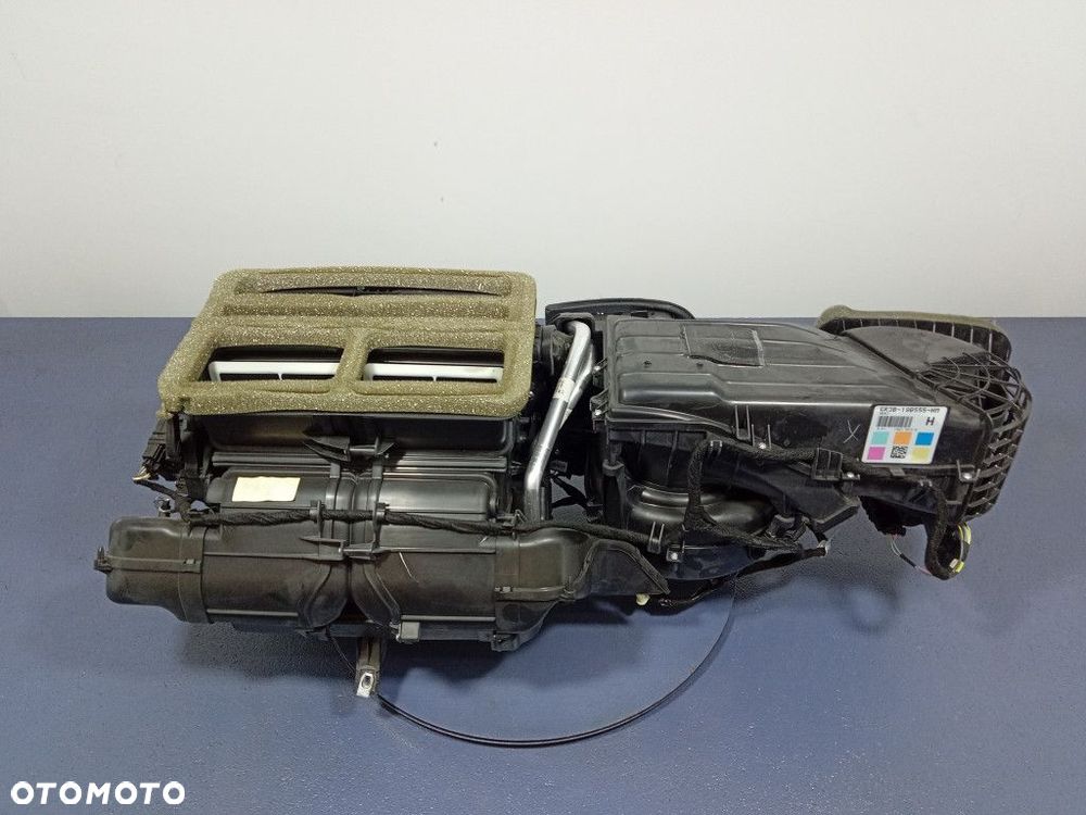 FORD MUSTANG VI 15- NAGRZEWNICA OBUDOWA EU GR3B-19B555-HM - 8