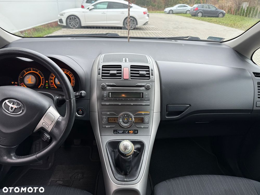 Toyota Auris 2.0 D-4D Luna - 10