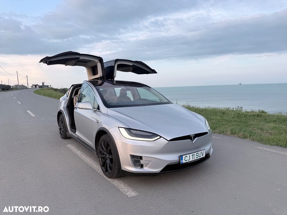 Tesla Model X - 2