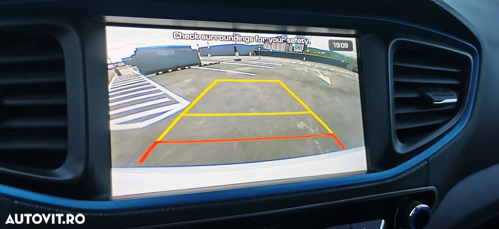 Hyundai IONIQ 1.6 GDI Premium - 31