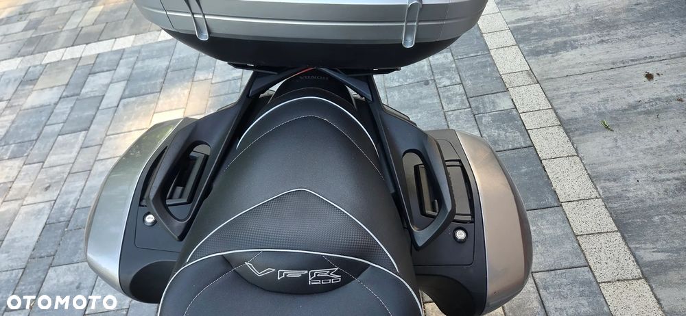 Honda VFR - 9