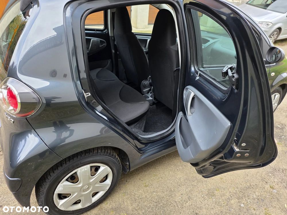 Toyota Aygo Black - 12