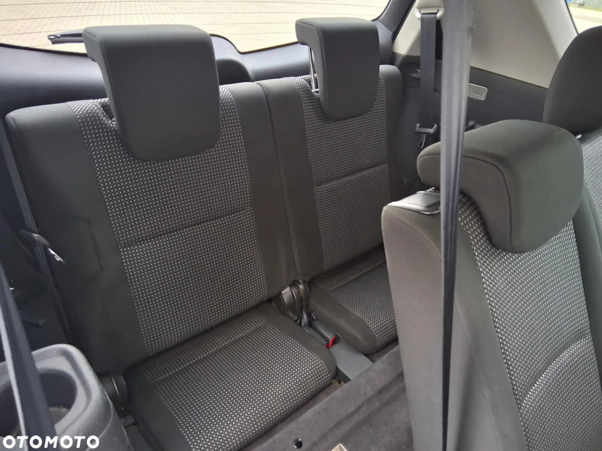 Toyota Corolla Verso - 8