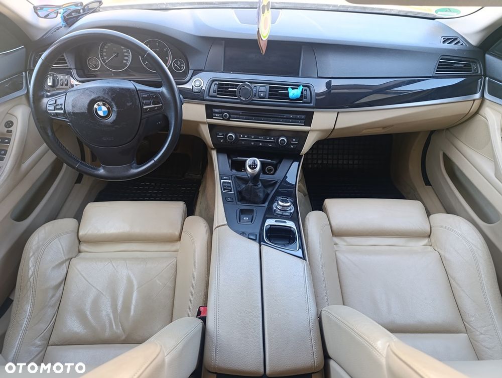 BMW Seria 5 520d - 13