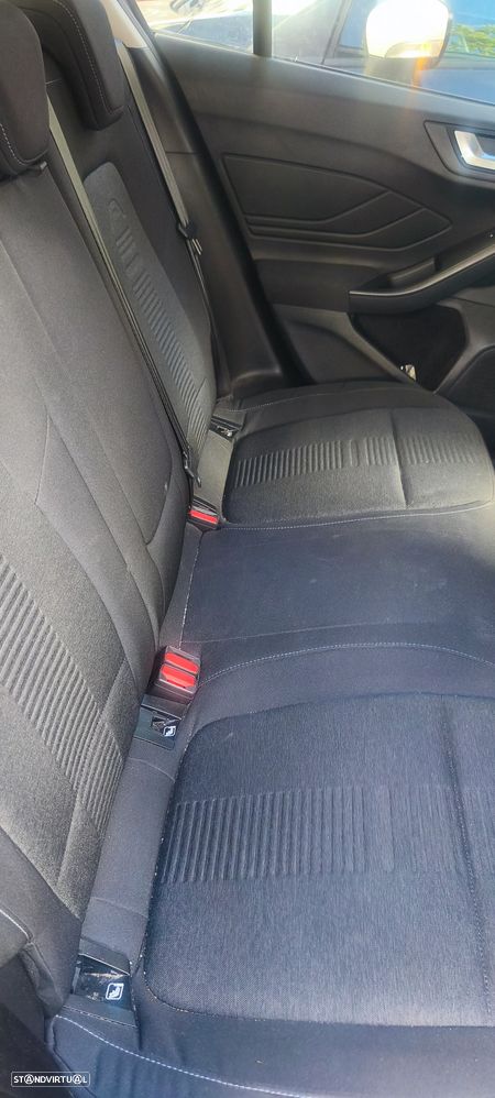 Ford Focus 1.5 TDCi EcoBlue Active - 3
