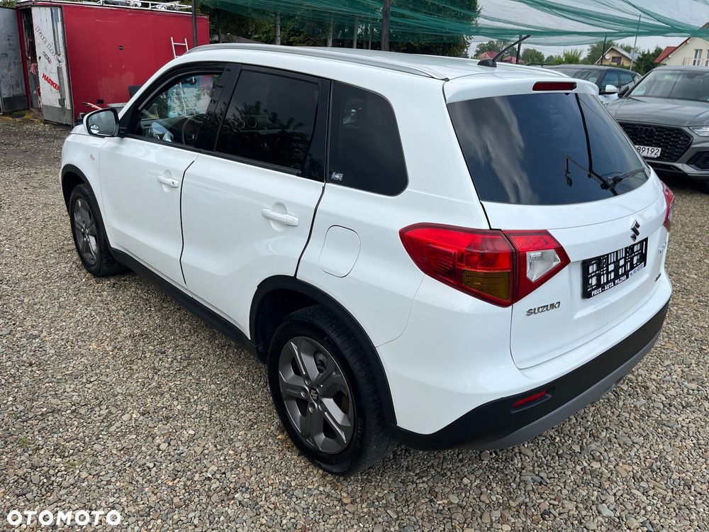 Suzuki Vitara 1.6 Comfort 2WD - 12