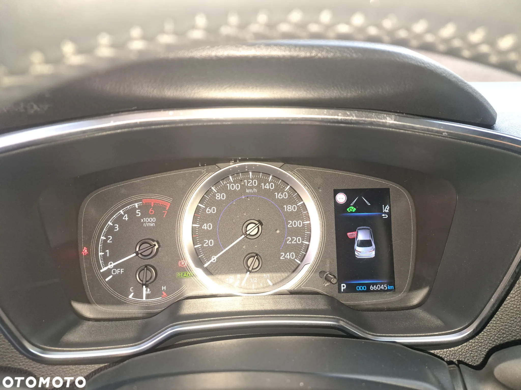 Toyota Corolla 1.8 Hybrid Comfort - 12