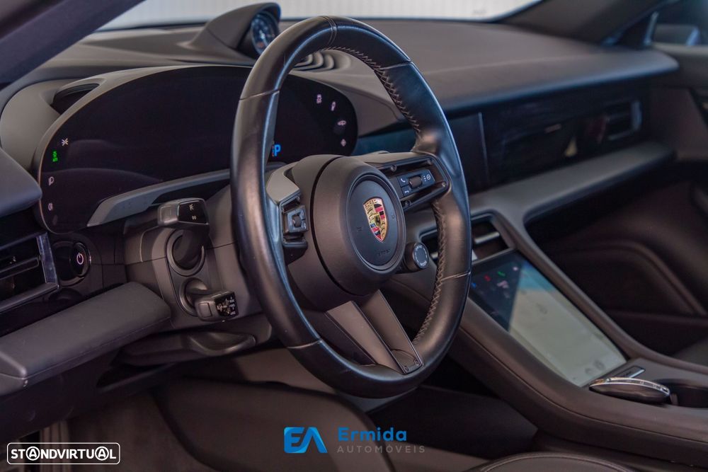 Porsche Taycan - 26