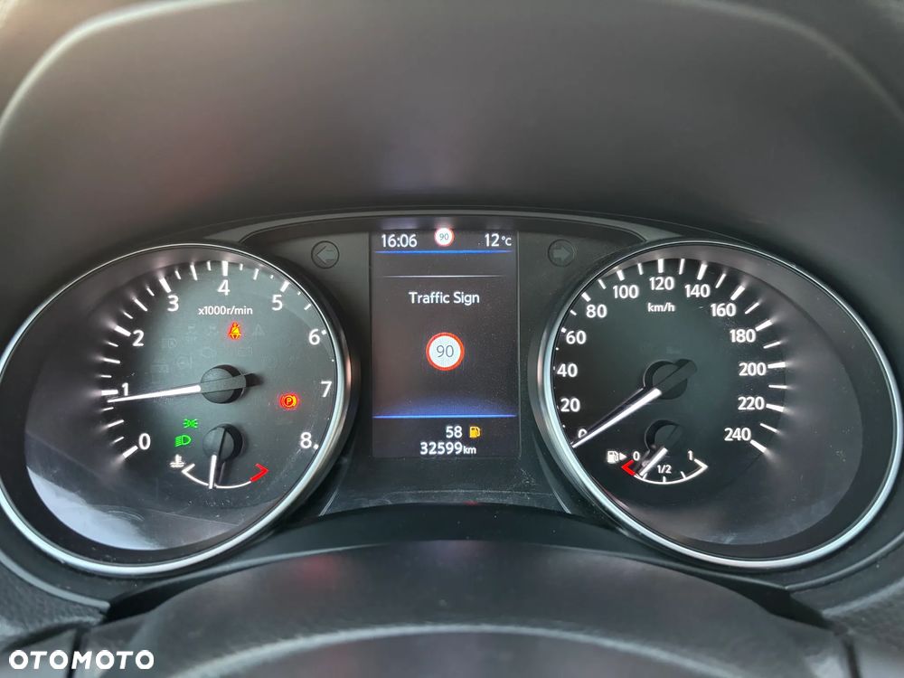 Nissan Qashqai 1.3 DIG-T N-CONNECTA - 13