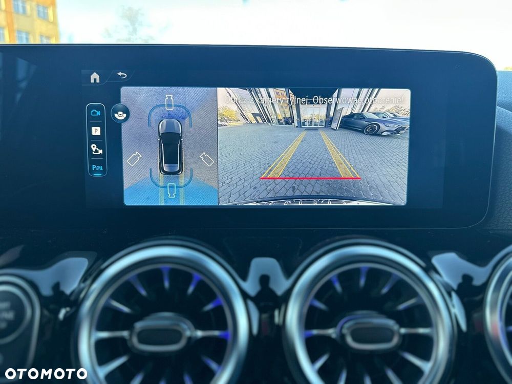 Mercedes-Benz GLA - 25