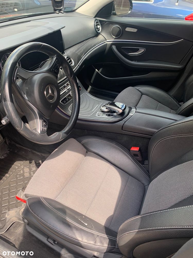 Mercedes-Benz Klasa E 220 d 4-Matic 9G-TRONIC - 7