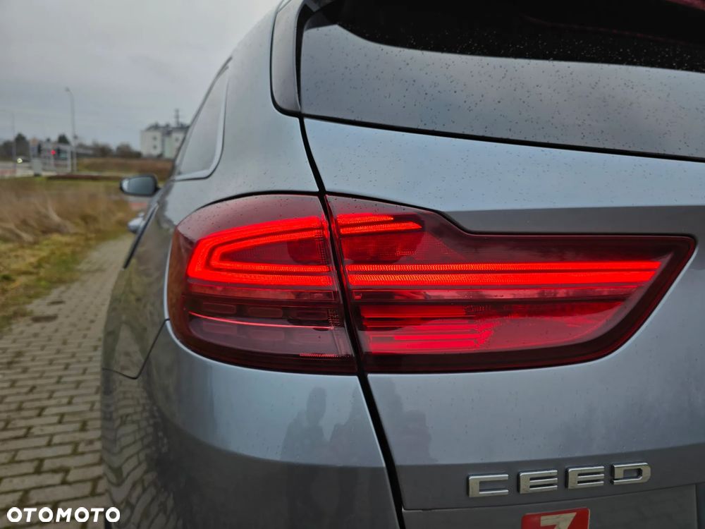 Kia Ceed 1.4 T-GDI L Business Line DCT - 14