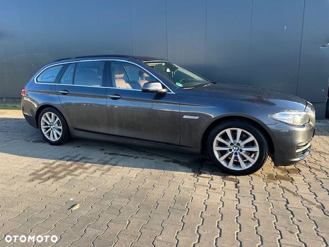 BMW Seria 5 520d xDrive Luxury Line - 2