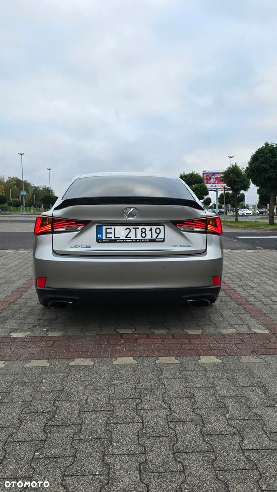 Lexus Is 2018 photo 5