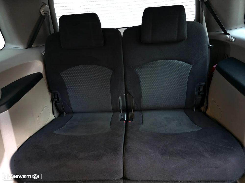 Mitsubishi Grandis 2.0 DI-D Sport - 53