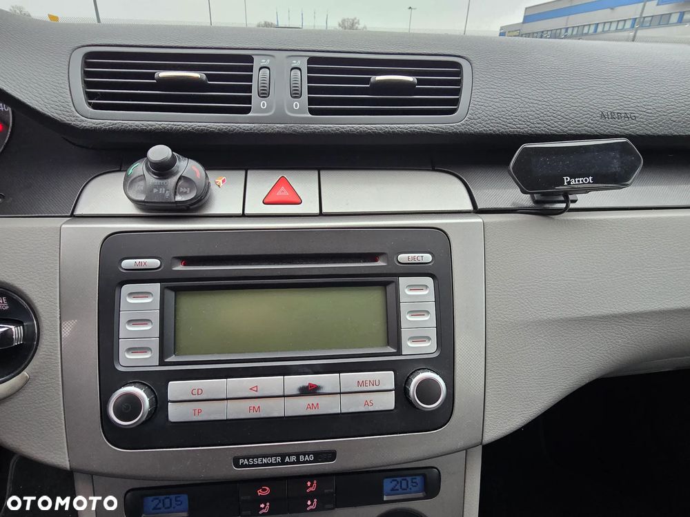 Volkswagen Passat 1.9 TDI Comfortline - 33