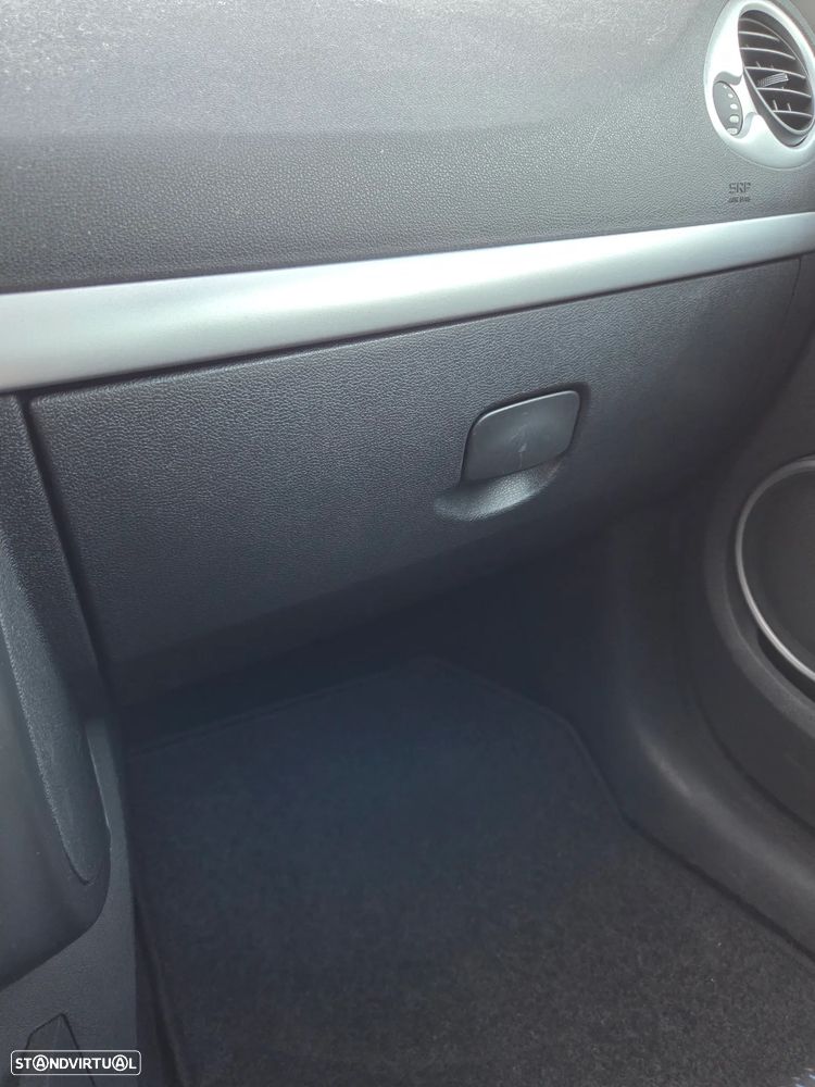 Renault Clio 1.2 16V Confort - 8