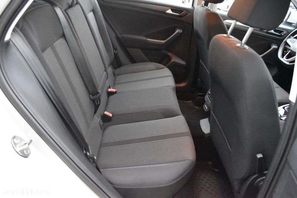 Volkswagen T-Roc 1.5 TSI Life - 32