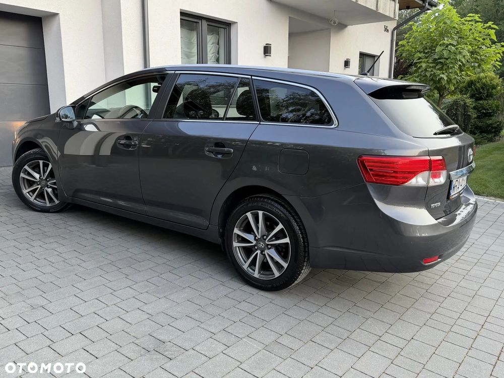 Toyota Avensis 1.8 Prestige - 24