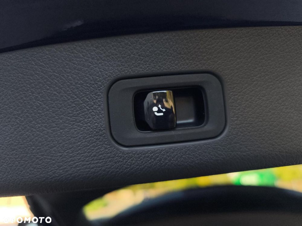 Mercedes-Benz GLC - 23