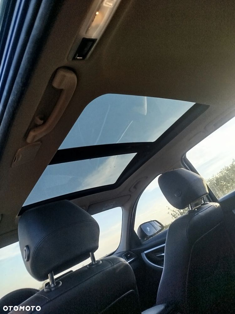 BMW Seria 3 320d Luxury Line - 13