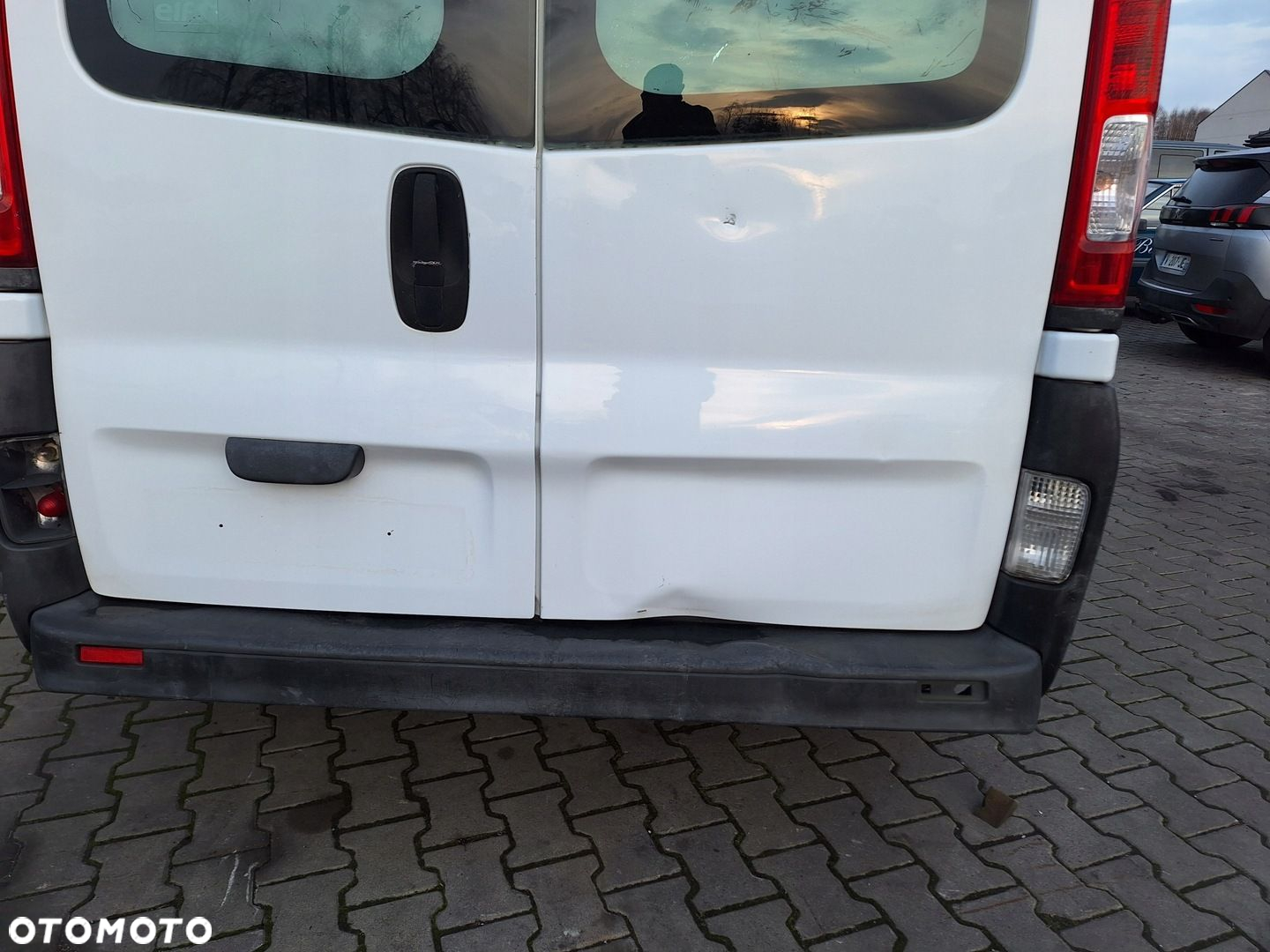 TRAFIC II VIVARO A PRIMASTAR SZYBA DRZWI H2 WYSOKI TYŁ LEWE  PRAWE Komplet - 2