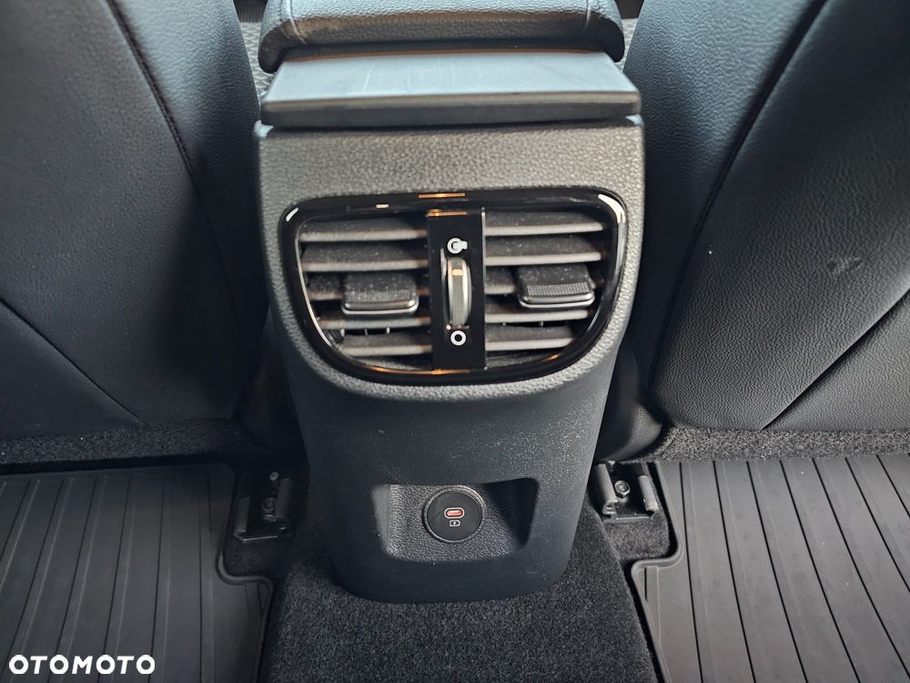 Kia XCeed 1.5 T-GDI Business Line DCT - 32