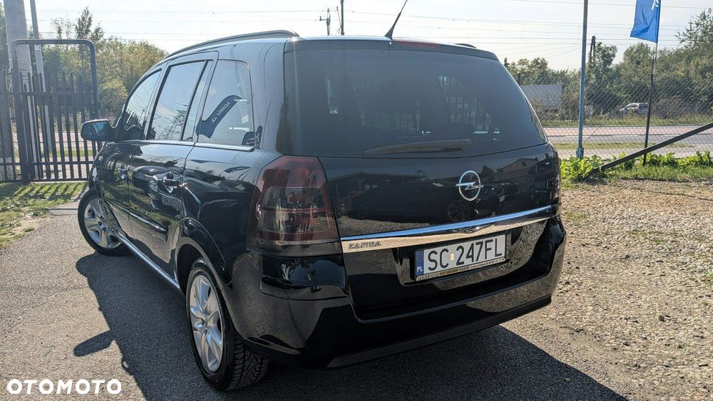 Opel Zafira - 10