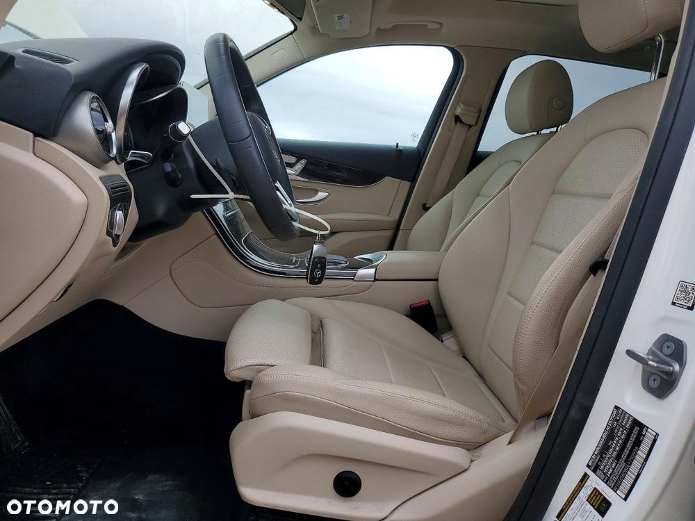 Mercedes-Benz GLC 300 4Matic 9G-TRONIC - 8