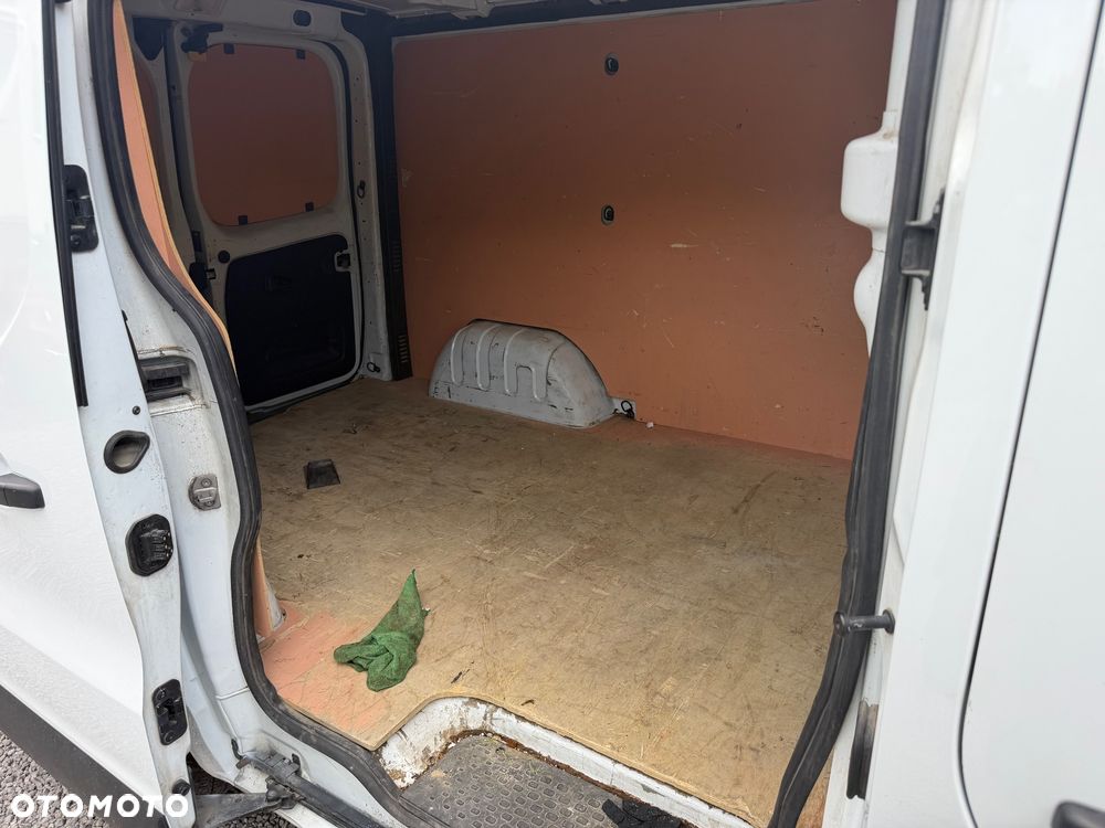Nissan NV300 - 8