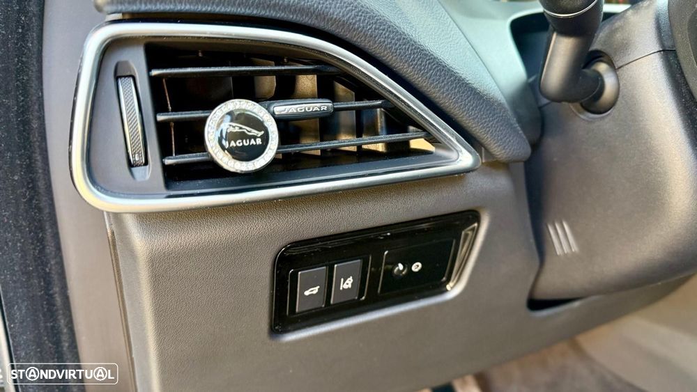 Jaguar F-Pace 25d AWD Aut. R-Sport - 16