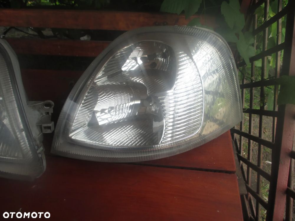 lampa przód Renault Master AL Europa - 1