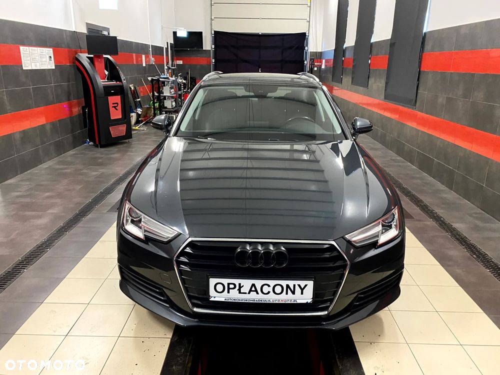 Audi A4 Avant 2.0 TDI Design - 4