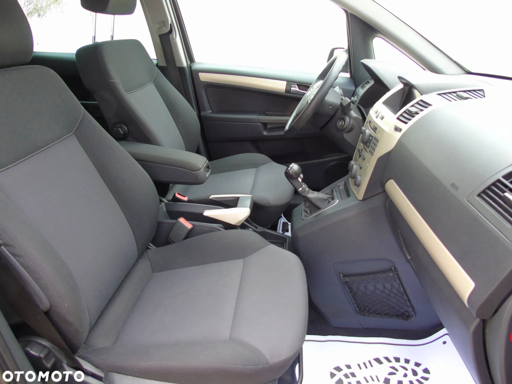 Opel Zafira 1.8 Navi - 20