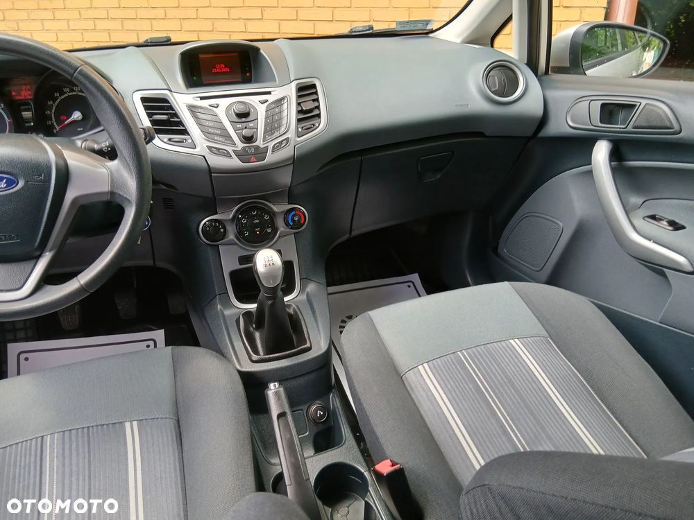 Ford Fiesta 1.25 Silver X (Ambiente) - 23
