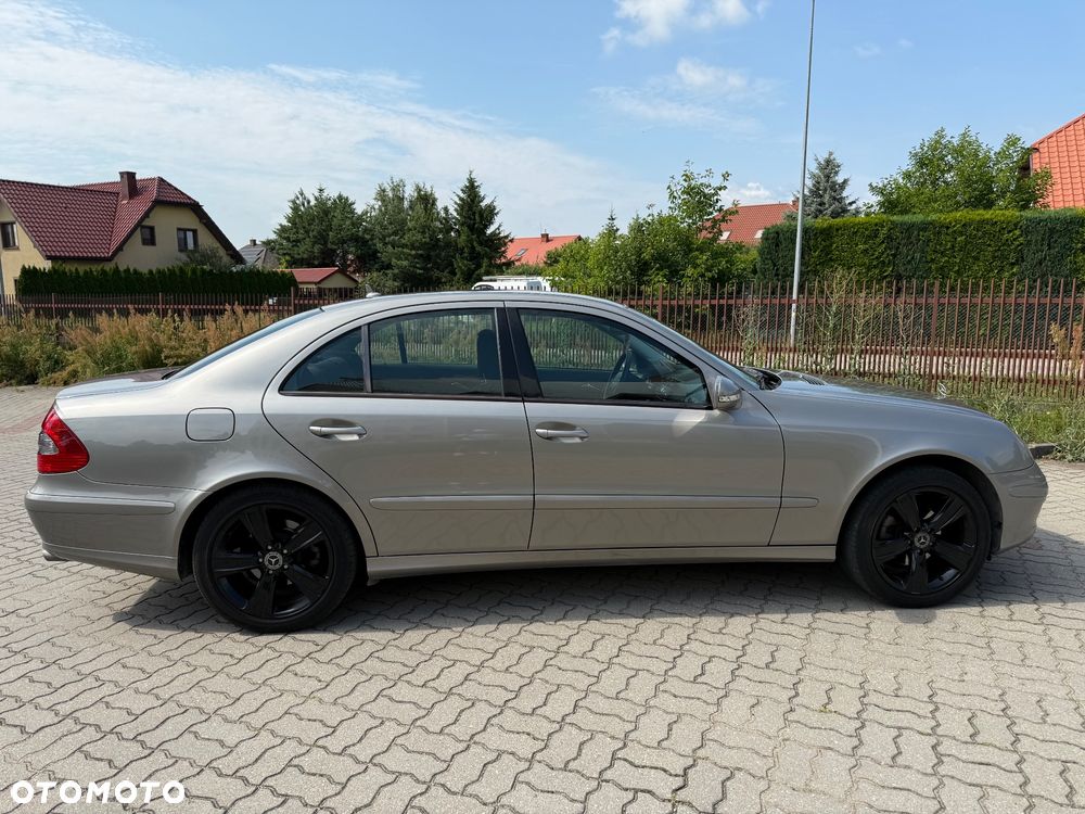 Mercedes-Benz Klasa E 280 CDI 4-Matic Classic - 5