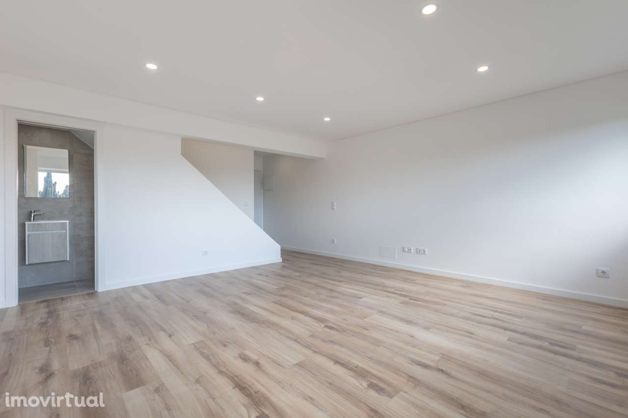 T3 Duplex a 2/3 minutos do Metro da Encarnação. - Grande imagem: 3/20