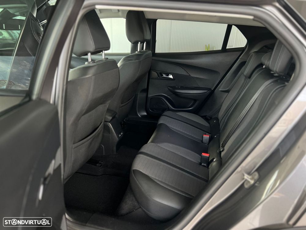 Peugeot 2008 1.5 BlueHDi Allure Pack - 30