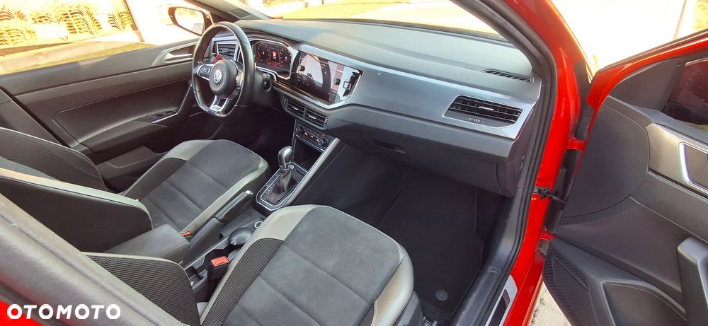 Volkswagen Polo 2.0 TSI DSG GTI - 12